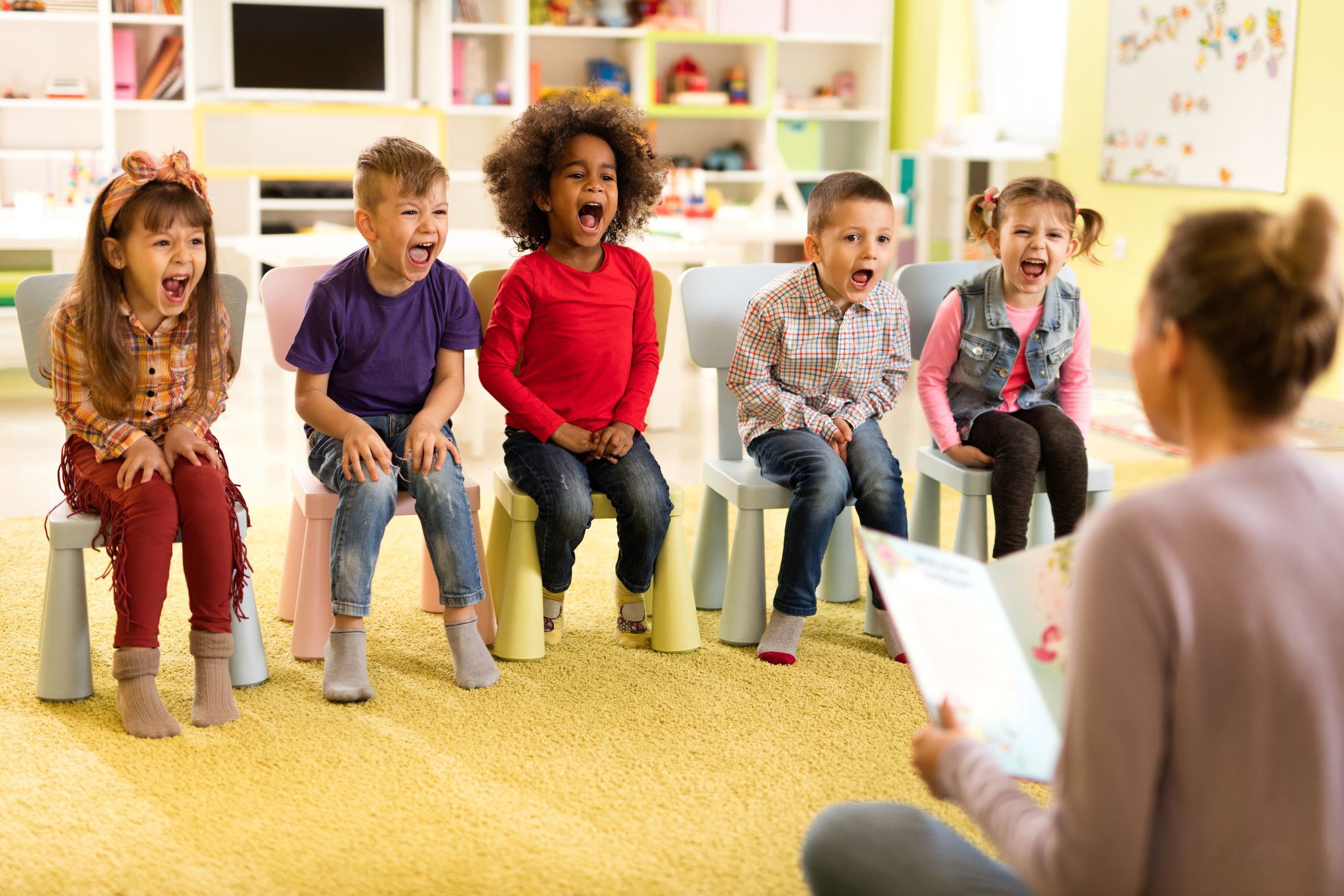 Contação de histórias: entenda os benefícios e saiba como fazer